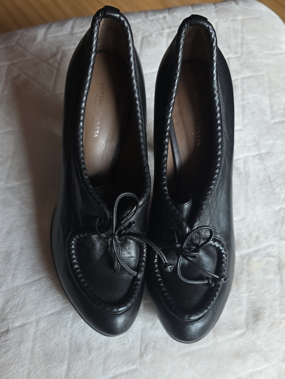 Bottega Veneta Black Leather Moc Toe Lace-Up Flats